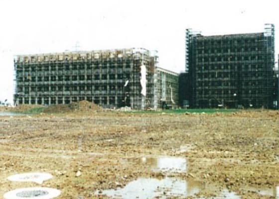 建設中の研究棟の画像