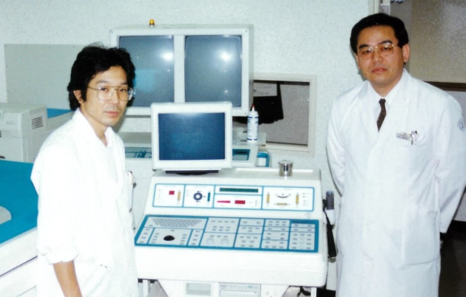 1996年　椎名先生と井川前病院長の画像